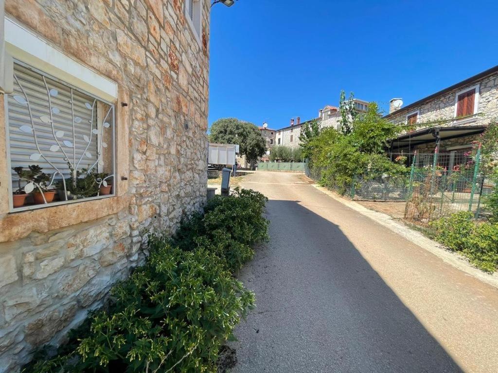 Villa Amore Radini Istrian Romantic Studio With Private Parking And Terrace Brtonigla Kültér fotó