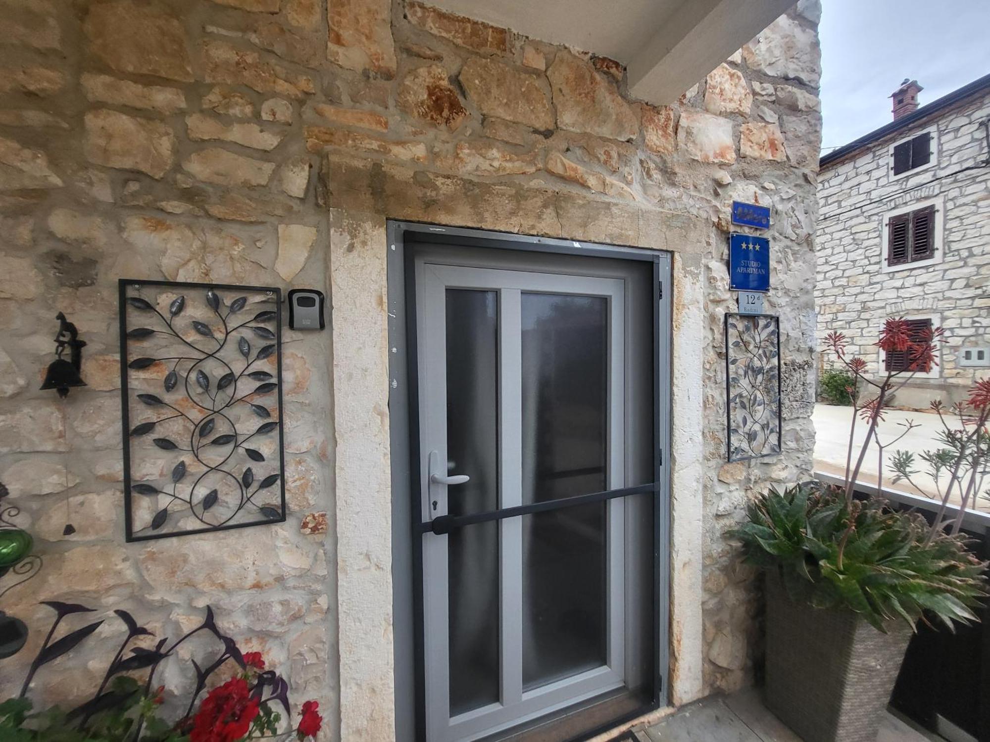 Villa Amore Radini Istrian Romantic Studio With Private Parking And Terrace Brtonigla Kültér fotó